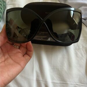 Tom Ford Elegant Black Sunglasses